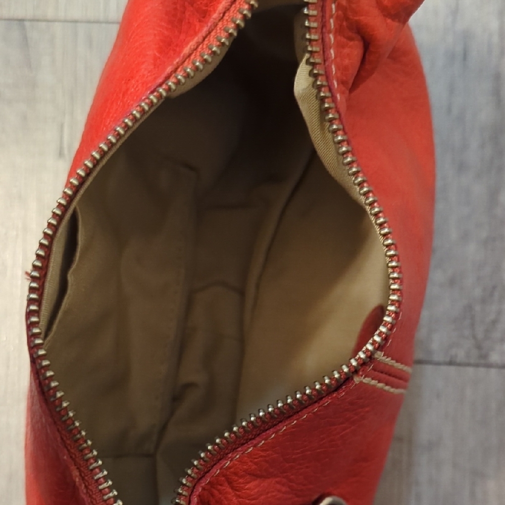 Red Leather Women's Bag - Picture 5 of 9